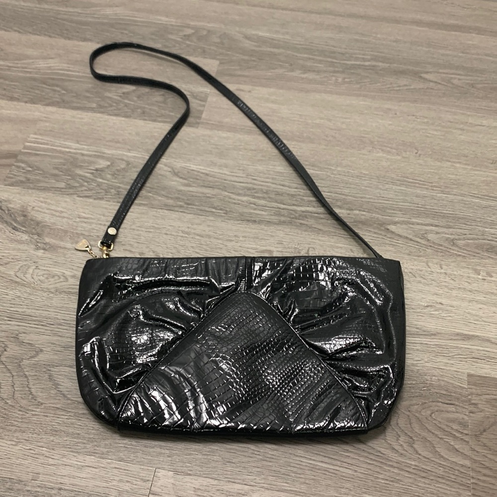 Brio glossy black handbag